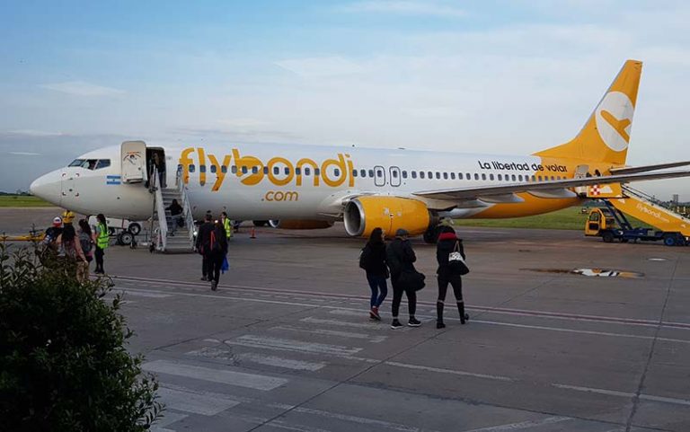 Avião da Flybondi (Foto: Esse Mundo É Nosso)