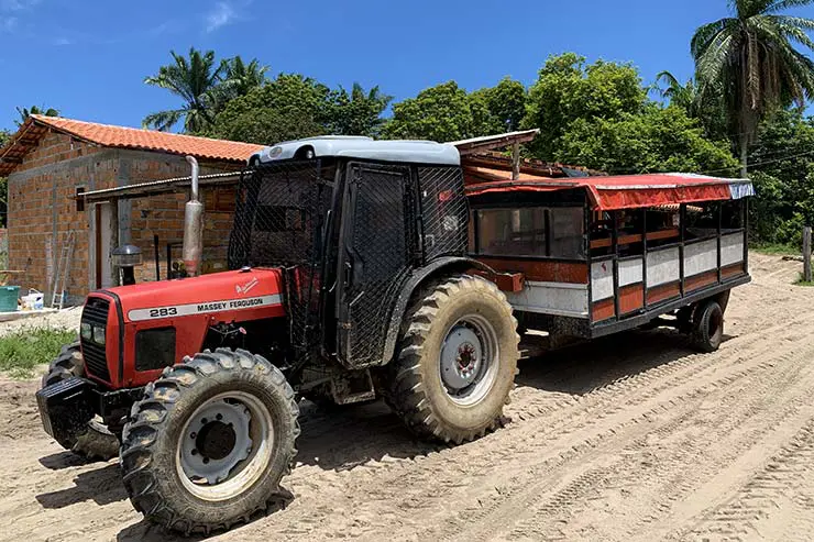 Trator em Boipeba, Bahia (Foto: Esse Mundo É Nosso)