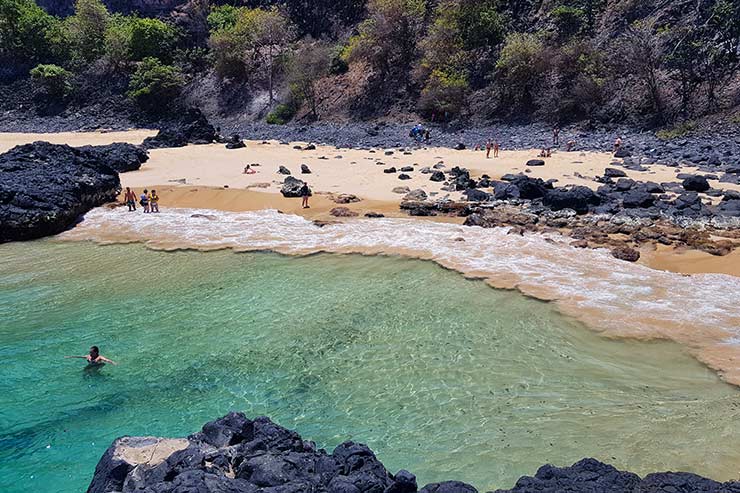 Baía dos Porcos em Fernando de Noronha (Foto: Esse Mundo É Nosso)