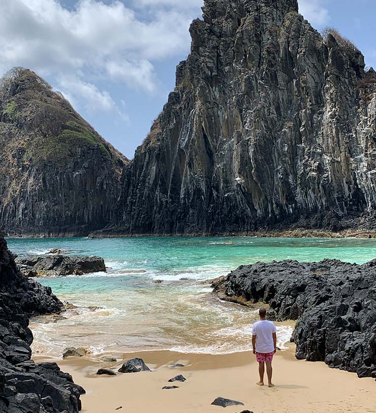 Morro Dois Irmãos em Fernando de Noronha (Foto: Esse Mundo É Nosso)