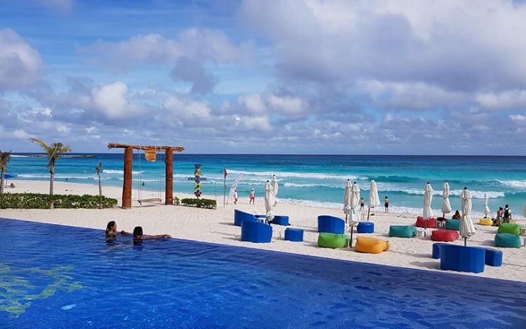 Cancún vai pagar metade do hotel e dar descontos pra quem viajar pra lá