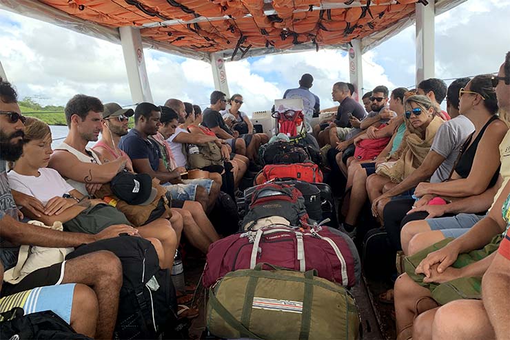 Barco entre Boipeba e Valença