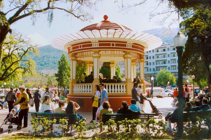 Coreto na praça de Poços de Caldas (Foto: Reprodução/Site oficial)