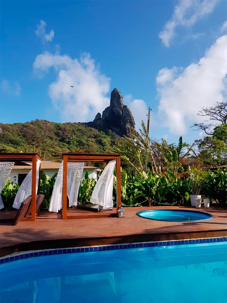 Hotéis e pousadas em Fernando de Noronha: Piscina do Dolphin com vista (Foto: Esse Mundo é Nosso)