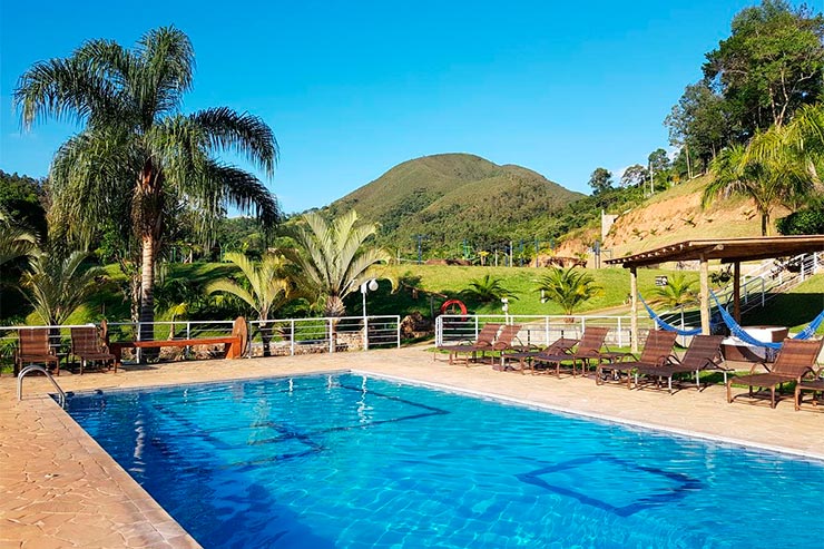 Pousadas e hotéis em Águas de Lindóia: Piscina da Nefelibatas (Foto: Reprodução/Booking)