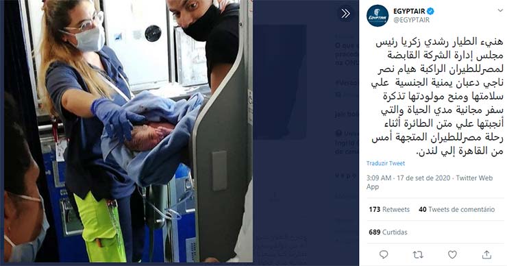 Bebê nasce em voo da EgyptAir e ganha passagens de graça vitalícias (Reprodução/Twitter)