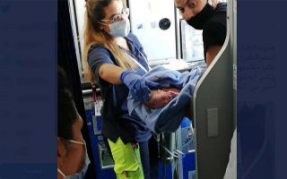 Bebê nasce em voo da EgyptAir e ganha passagens de graça vitalícias (Reprodução/Twitter)
