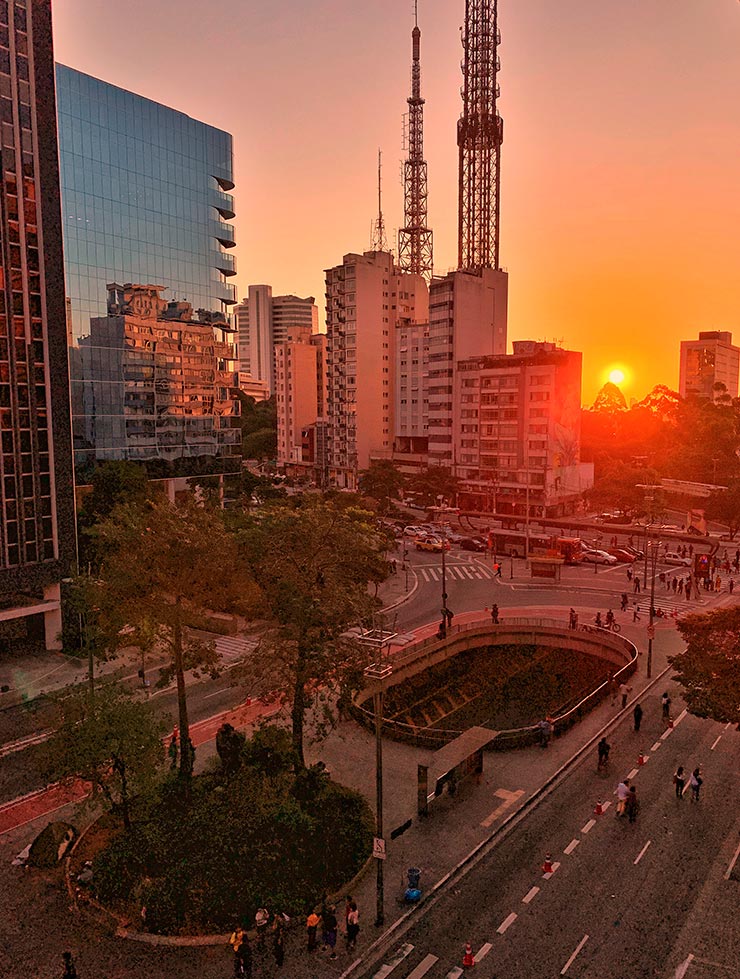 Pôr do sol na região da Avenida Paulista (Foto: Esse Mundo é Nosso)