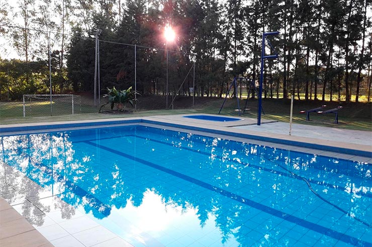 Piscina da Pousada Chácara Dubaldo (Foto: Reprodução/Booking)