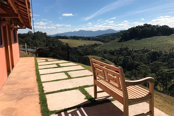 Hotéis e pousadas em Santo Antônio do Pinhal: Área externa e vista da Repouso Mantiqueira (Foto: Reprodução/Booking)