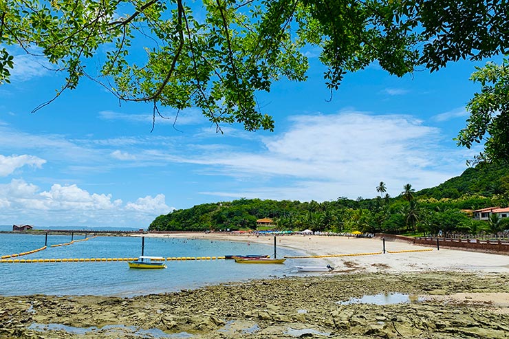 Uma das praias da Ilha dos Frades (Foto: Esse Mundo é Nosso)