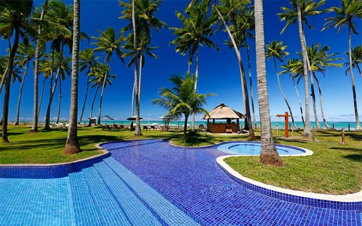 Pousadas na Praia dos Carneiros: Piscina em frente à praia da Pontal dos Carneiros (Foto: Reprodução/Booking)