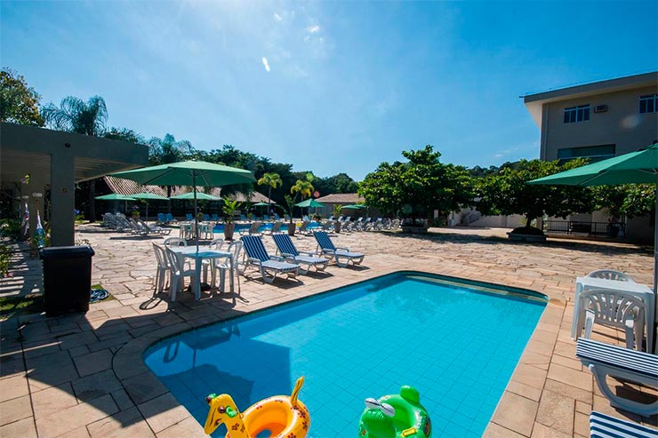 Hotéis e pousadas em Itu: Área externa e piscina do Samba Itu (Foto: Divulgação)
