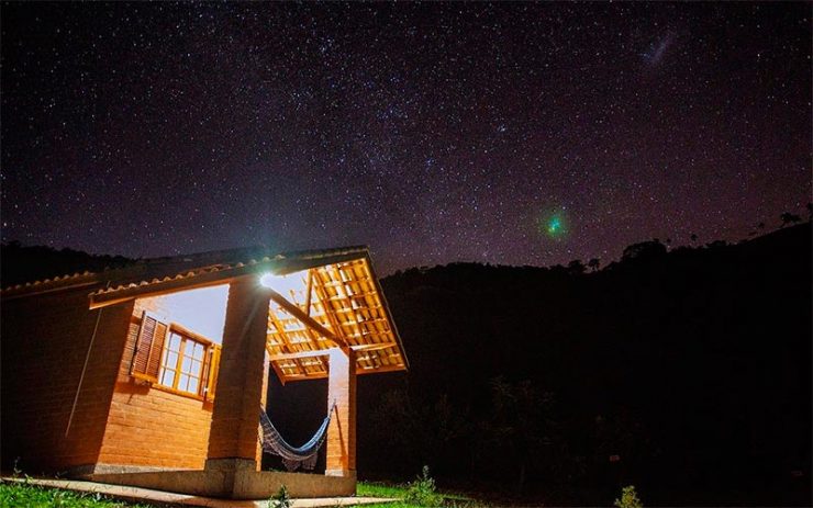 Área externa da Pousada Lua Bonita no interior de São Paulo (Foto: Divulgação)