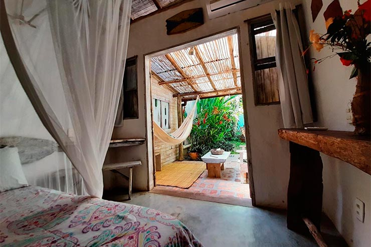 Quarto da pousada Casa Namoa (Foto: Divulgação)