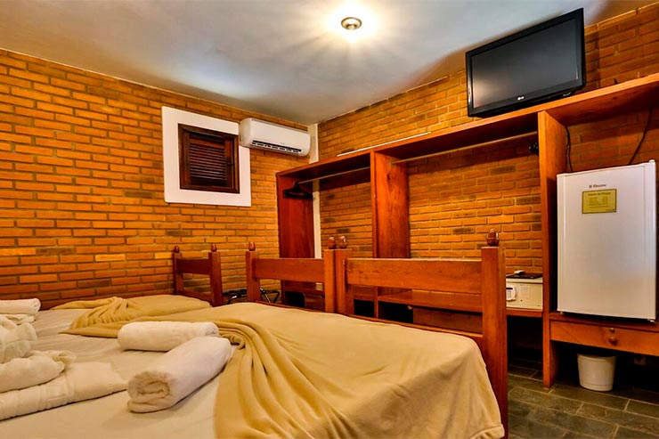 Quarto do hotel fazenda Campo dos Sonhos em Socorro (Foto: Divulgação)