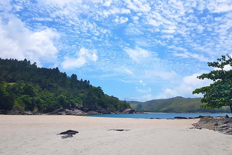 Areia branca na Praia de Calhetas