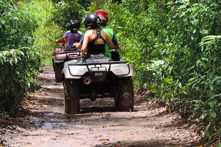 Passeio de quadriciclo na Fazenda Radical (Foto: Esse Mundo é Nosso)