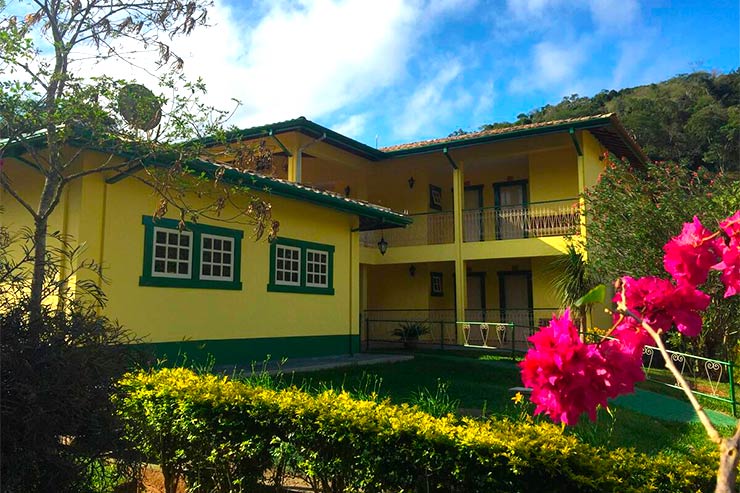 Pousadas e hotéis em São Luiz do Paraitinga: Área externa e jardim da Pousada Primavera (Foto: Divulgação)