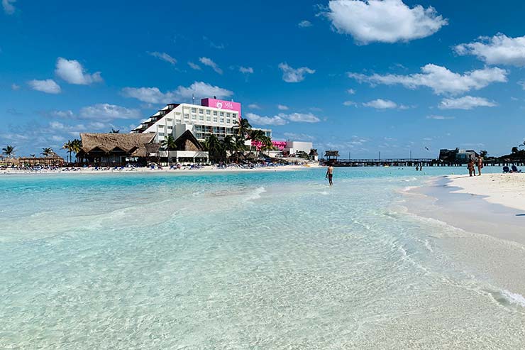 Isla Mujeres: Trecho da Playa Norte com poucas ondas e mar raso 