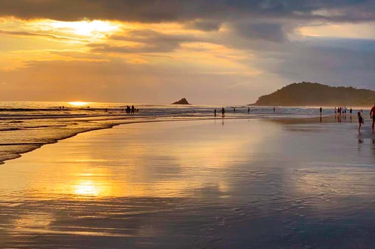 Pôr do sol no mar de Juquehy, em São Sebastião (Divulgação)