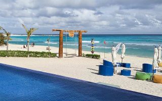 Hotel na praia em Cancún com pensão completa, meia pensão ou apenas café