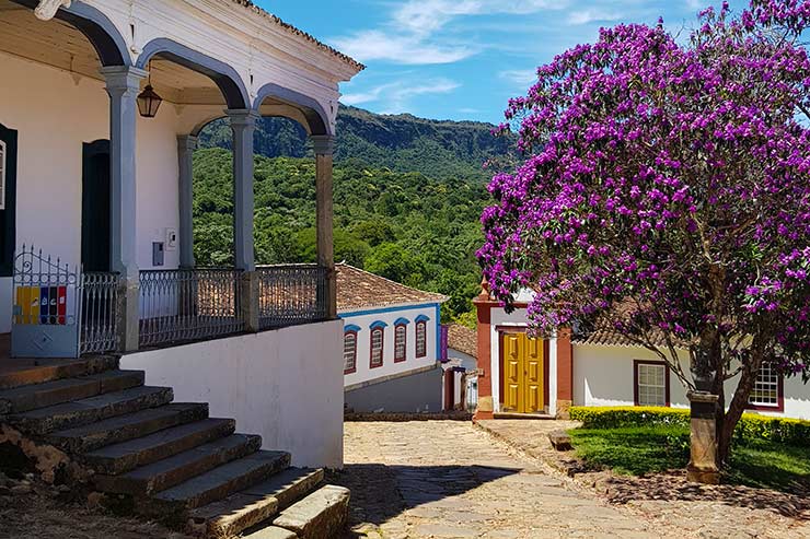 Vista de Tiradentes, com casas coloniais e Serra de São José