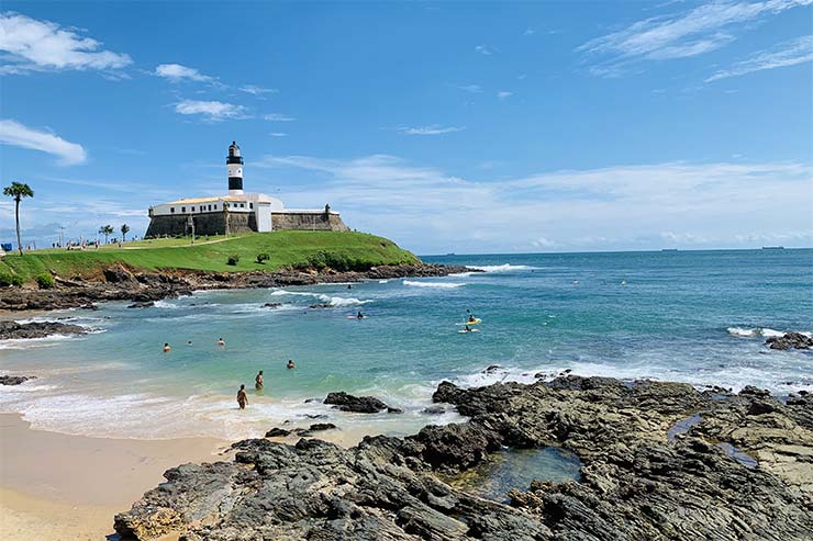 Praia em Salvador vista da Av. Sete de Setembro na Barra