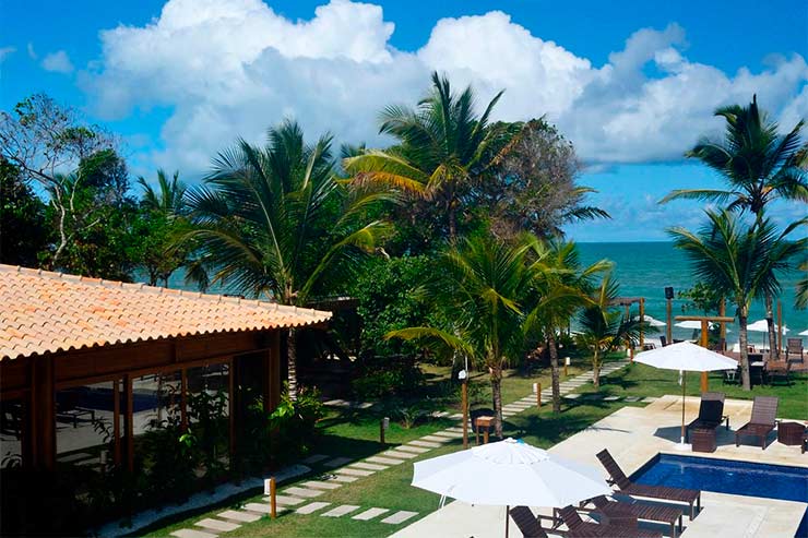 Pousada em Arraial d'Ajuda: Área da piscina próxima à praia da Ravenala (Foto: Divulgação)