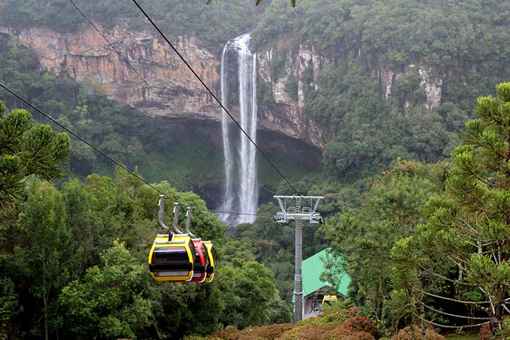 Gramado e Canela: Bondinhos aéreos com vista para a Cascata Caracol (Foto: Esse Mundo é Nosso)