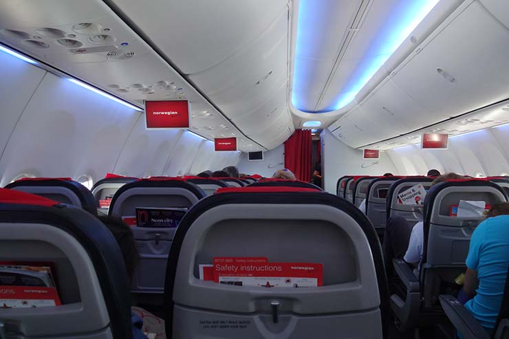 Medicamentos em viagem: avião da Norwegian Airlines