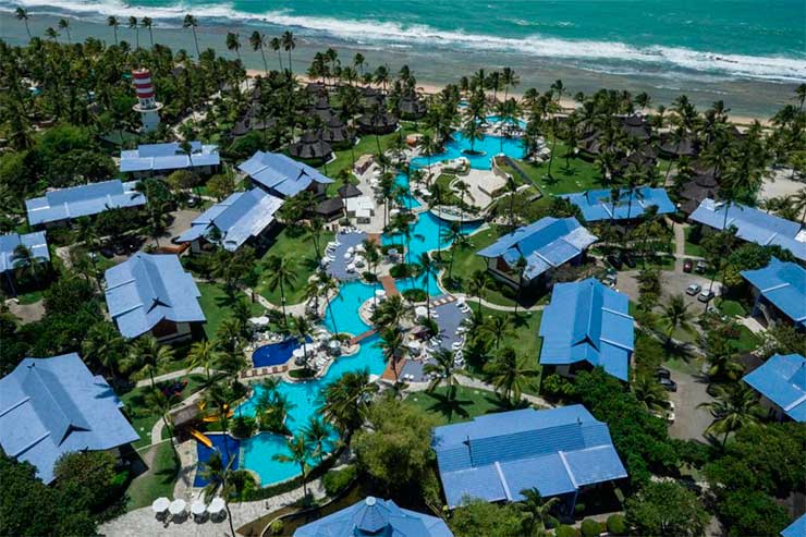 Melhor resort do Brasil: Vista aérea do Summerville com piscinas, acomodações e praia