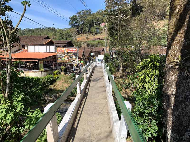 Ponte entre a Vila de Maringá RJ e Maringá MG