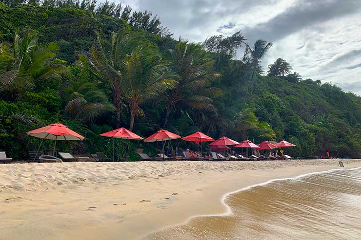 Restaurantes em Pipa: Espreguiçadeiras da Ginkas da Praia do Amor