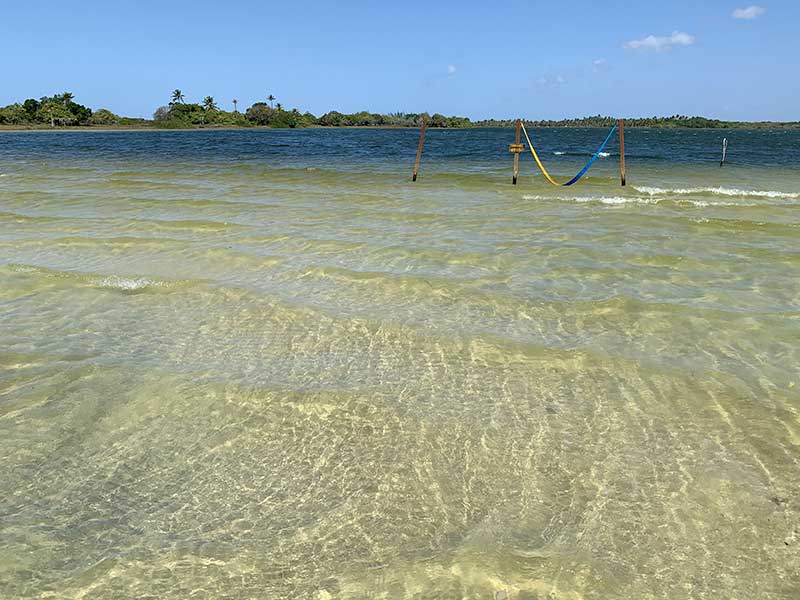 Rede sobre as águas da Lagoa da Cotia em Rio do Fogo