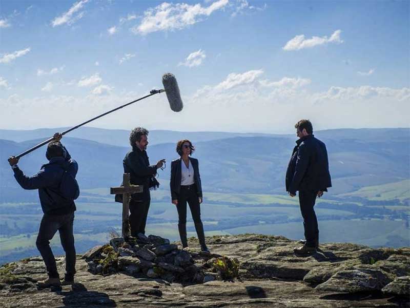 Atores em gravação da novela Império em Carrancas