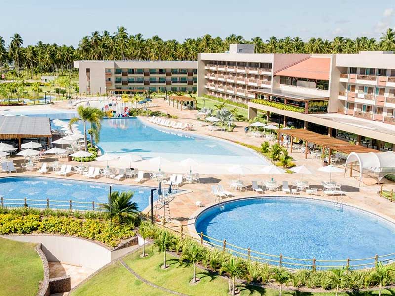 Vista das piscinas do Japaratinga Lounge Resort