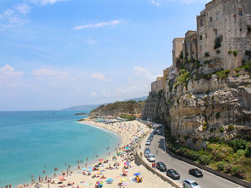 Vista da Spiaggia della Rotonda em Tropea