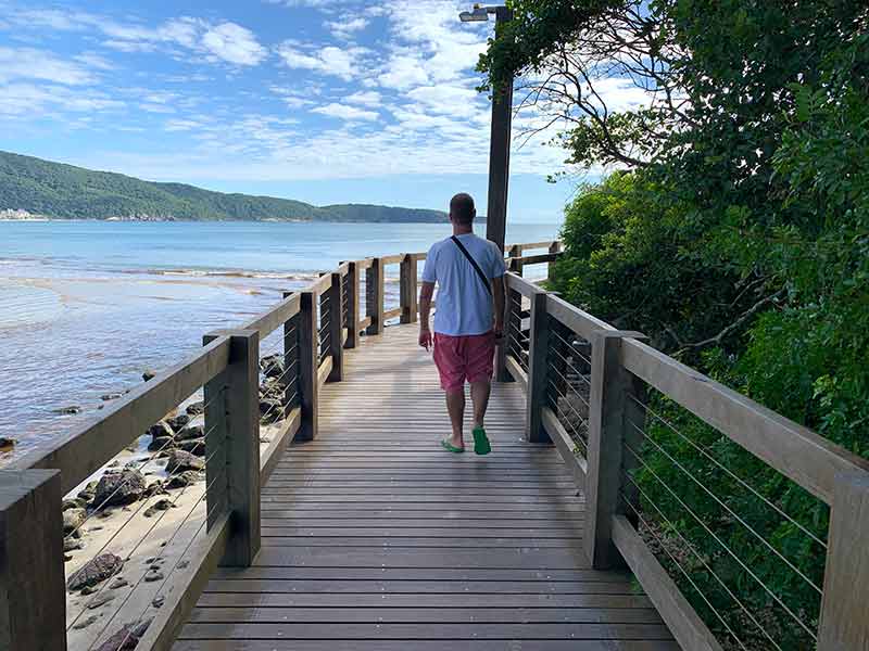 Passarela em Bombinhas que liga as praias de Bomnbas a do Ribeiro e a Bombinhas