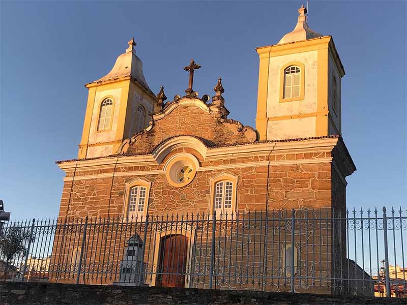 Vista da Igreja de Nossa Senhora da Conceição em Carrancas