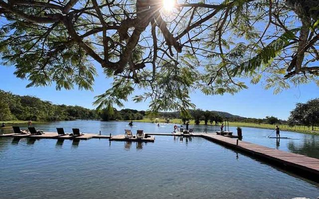 Quando ir para Bonito: Lago em dia de sol na Fazenda Ceita Coré