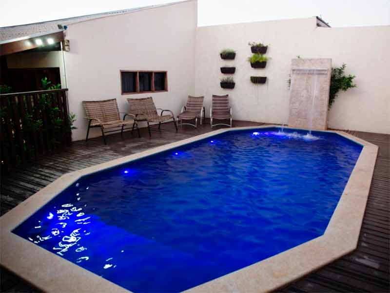 Piscina vazia da Remanso, dica entre os hotéis em Bonito, com queda d'água