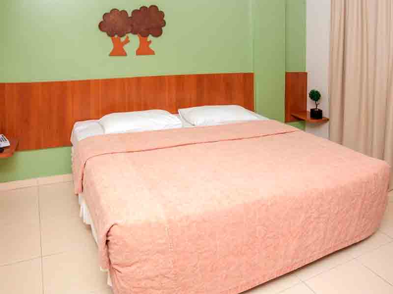 Quarto do Nord Easy Green Sunset com cama de casal