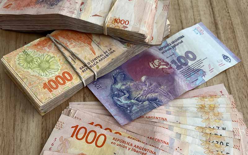 Câmbio Buenos Aires 2023: Qual moeda levar: Real, dólar ou peso