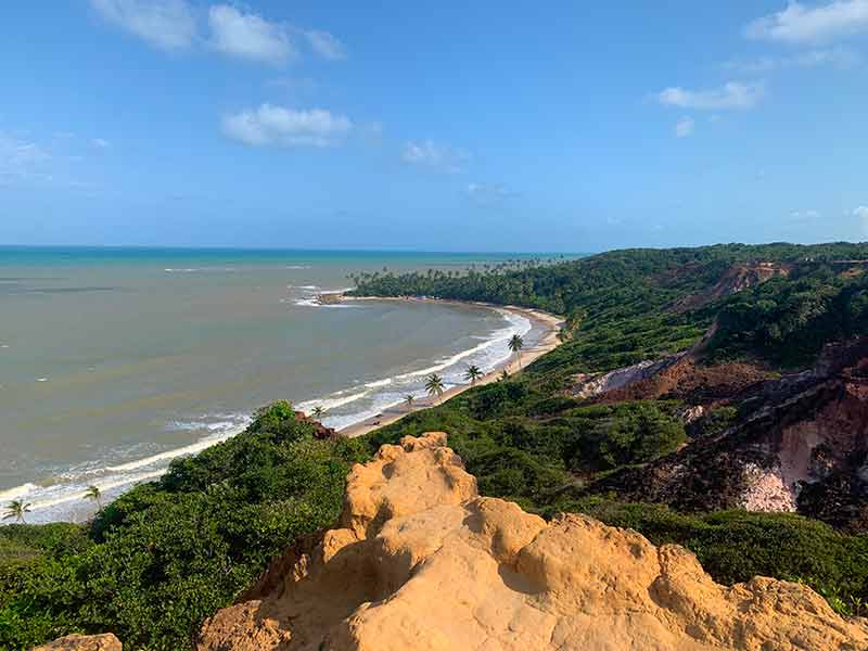 Vista da Praia de Coqueirinho no Mirante de Deus, na Costa do Conde