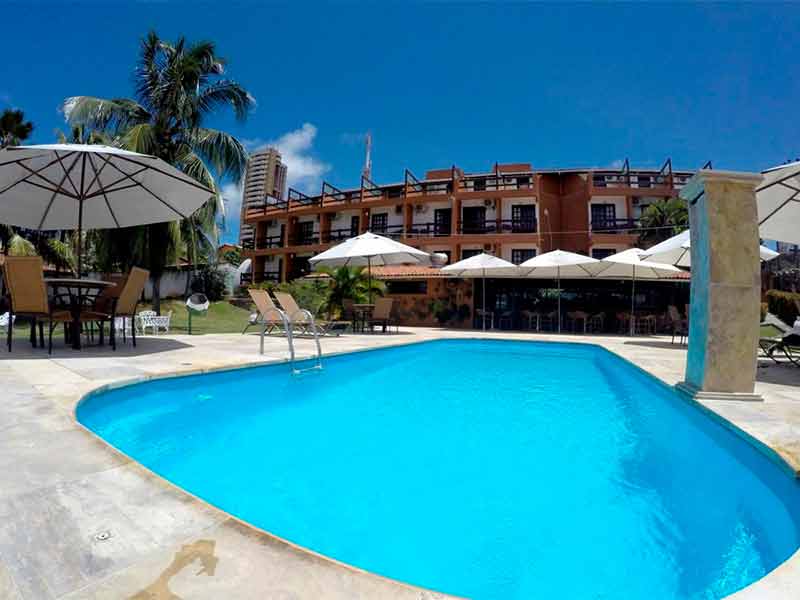 Piscina vazia do Atol das Rocas, dica de onde ficar em Natal, em dia de céu azul