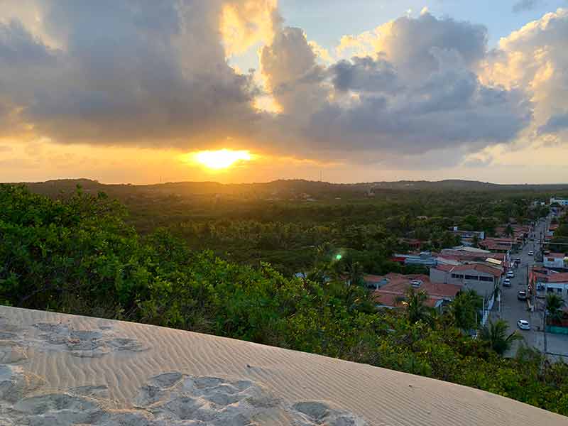 Pôr do sol visto de cima das Dunas de Genipabu