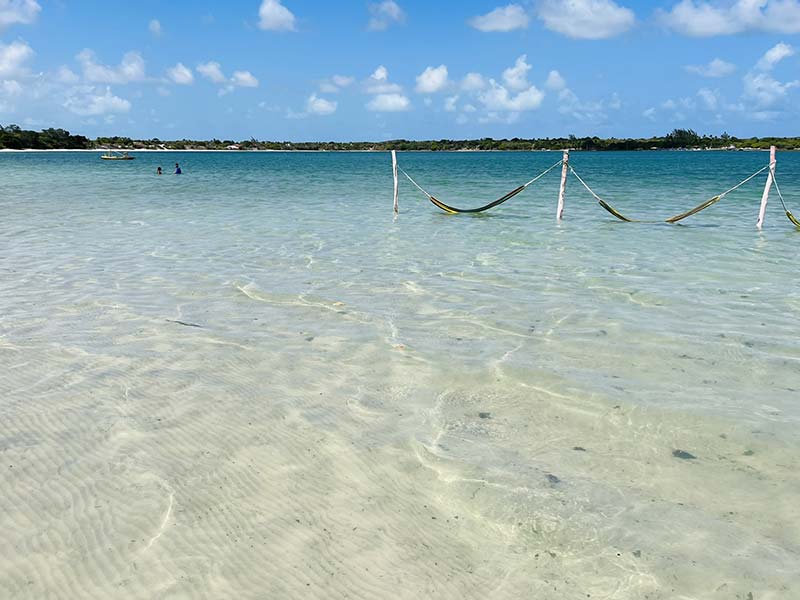 Águas cristalinas da Lagoa do Carcará, uma das melhores lagoas em Natal