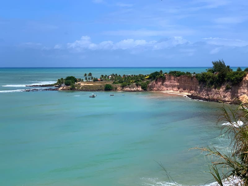 Mirante Baía dos Golfinhos, dica de o que fazer em Natal, com vista para as praia da Barra de Tabatinga e Búzios