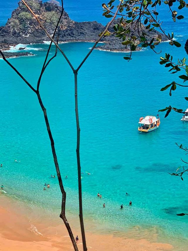 Praia brasileira é eleita a melhor do mundo; conheça